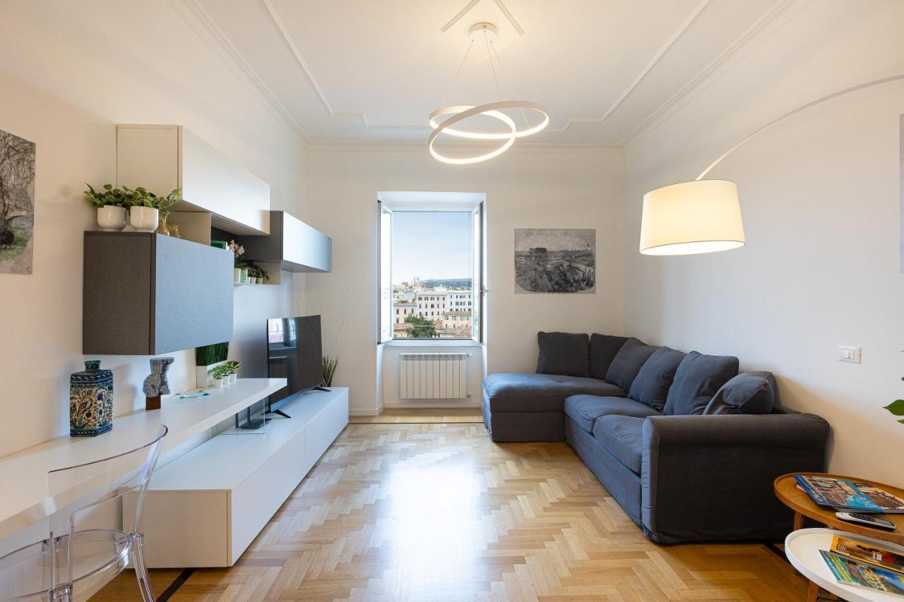 Colosseo Modern By In * Rom